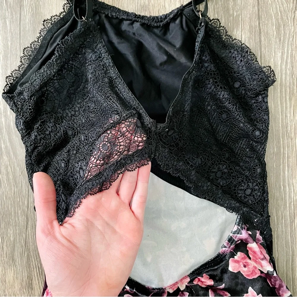 Black Lace & Floral Crushed Velvet Leotard/Bodysuit - Picture 10 of 11